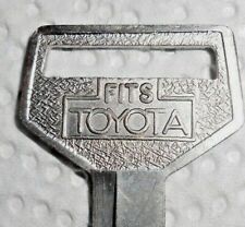Toyota  Logo Tr33 Key Blank