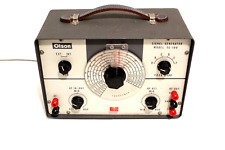 Olson Model Te-188 Signal Generator Powers On.