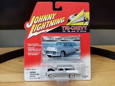 Johnny Lightning Tri-chevy 1956 Chevy Nomad Diecast 164