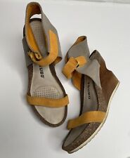 Tsudo Tehina Suede Wedge Heels Sandal Shoes Sz 637