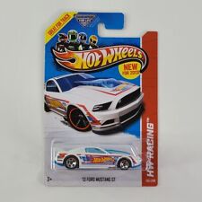 Hot Wheels - 13 Ford Mustang Gt White New For 2013 Wheel Variant